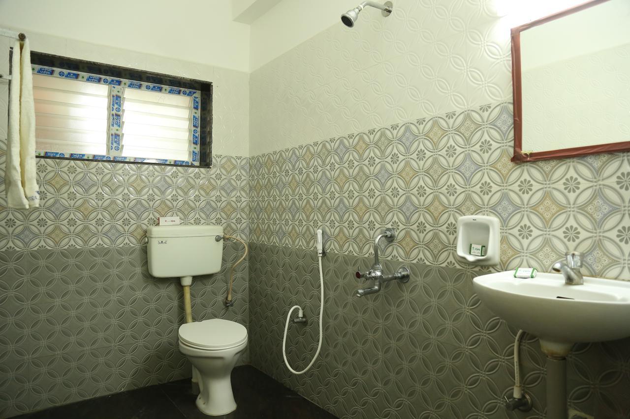 Hotel Vijay Pollāchi 외부 사진